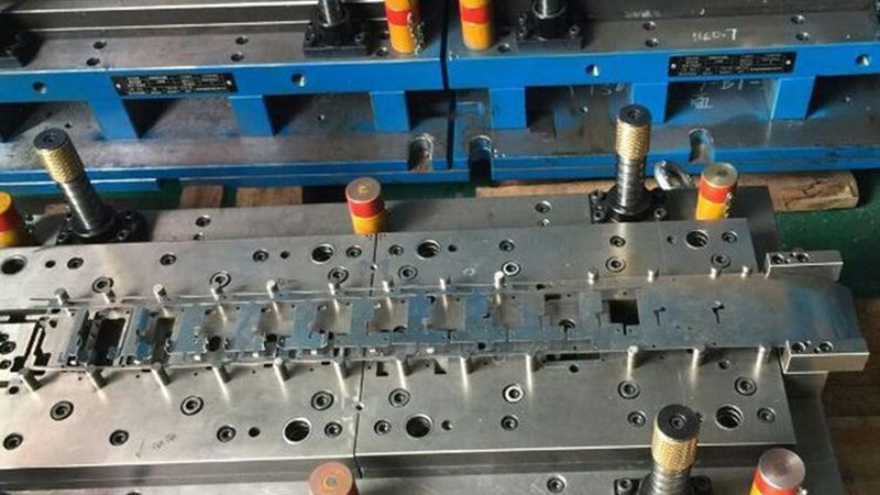 汽车注塑模具：揭秘其核心工艺与关键因素**