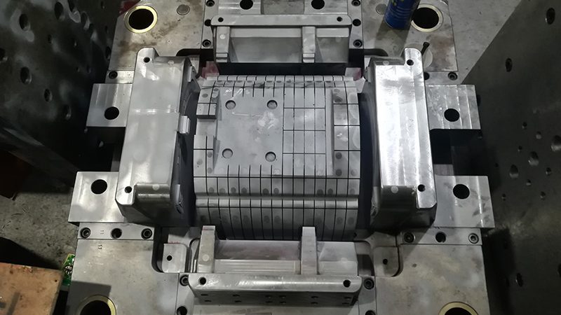 冲压模具标准件规格表：揭秘模具制造的核心部件